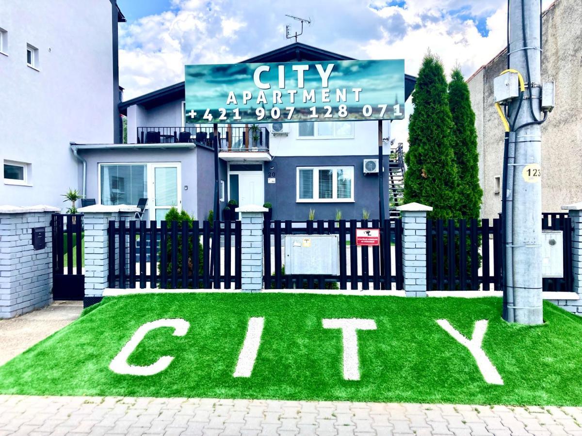 City Apartment Štúrovo Buitenkant foto