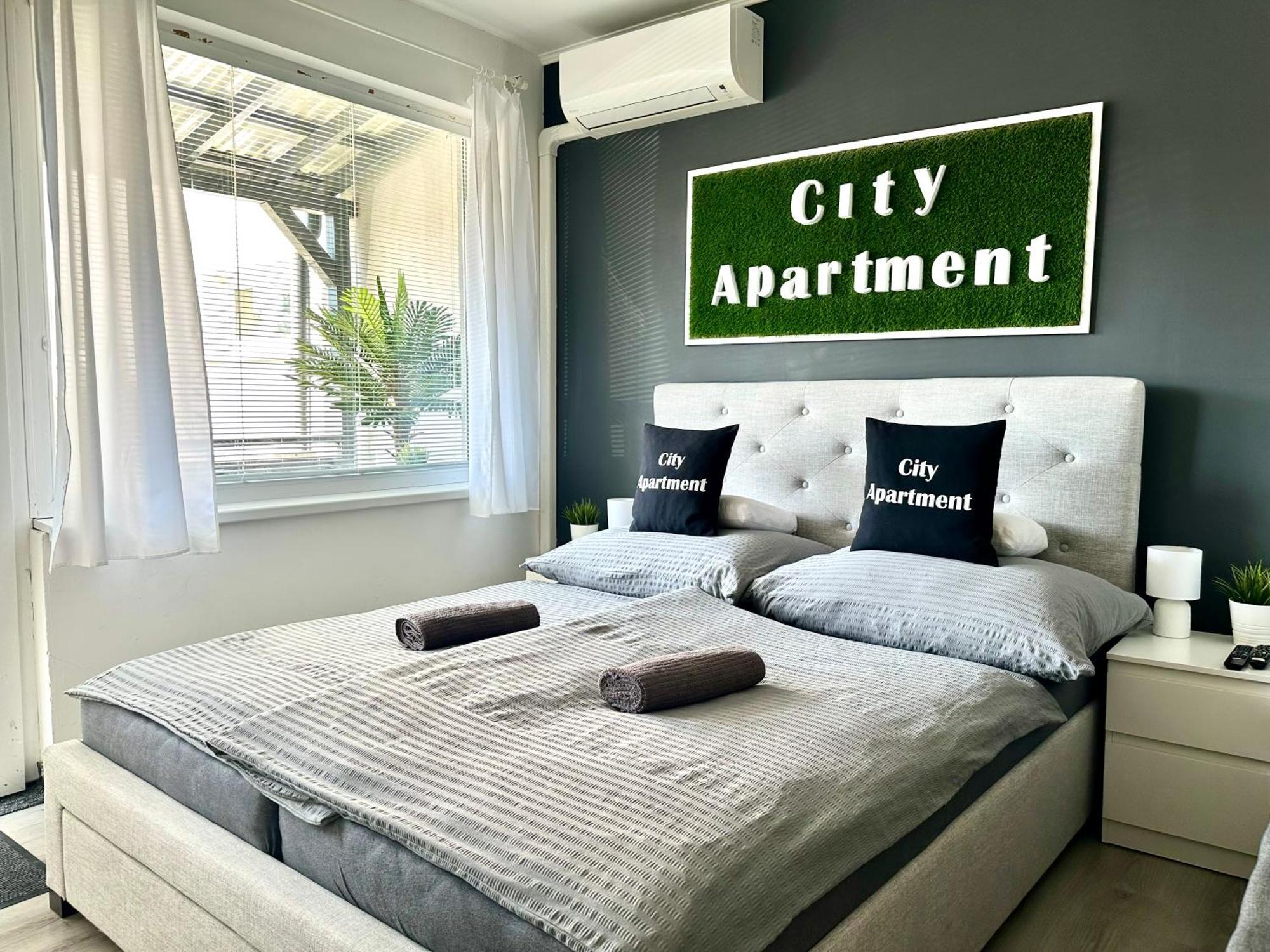 City Apartment Štúrovo Buitenkant foto