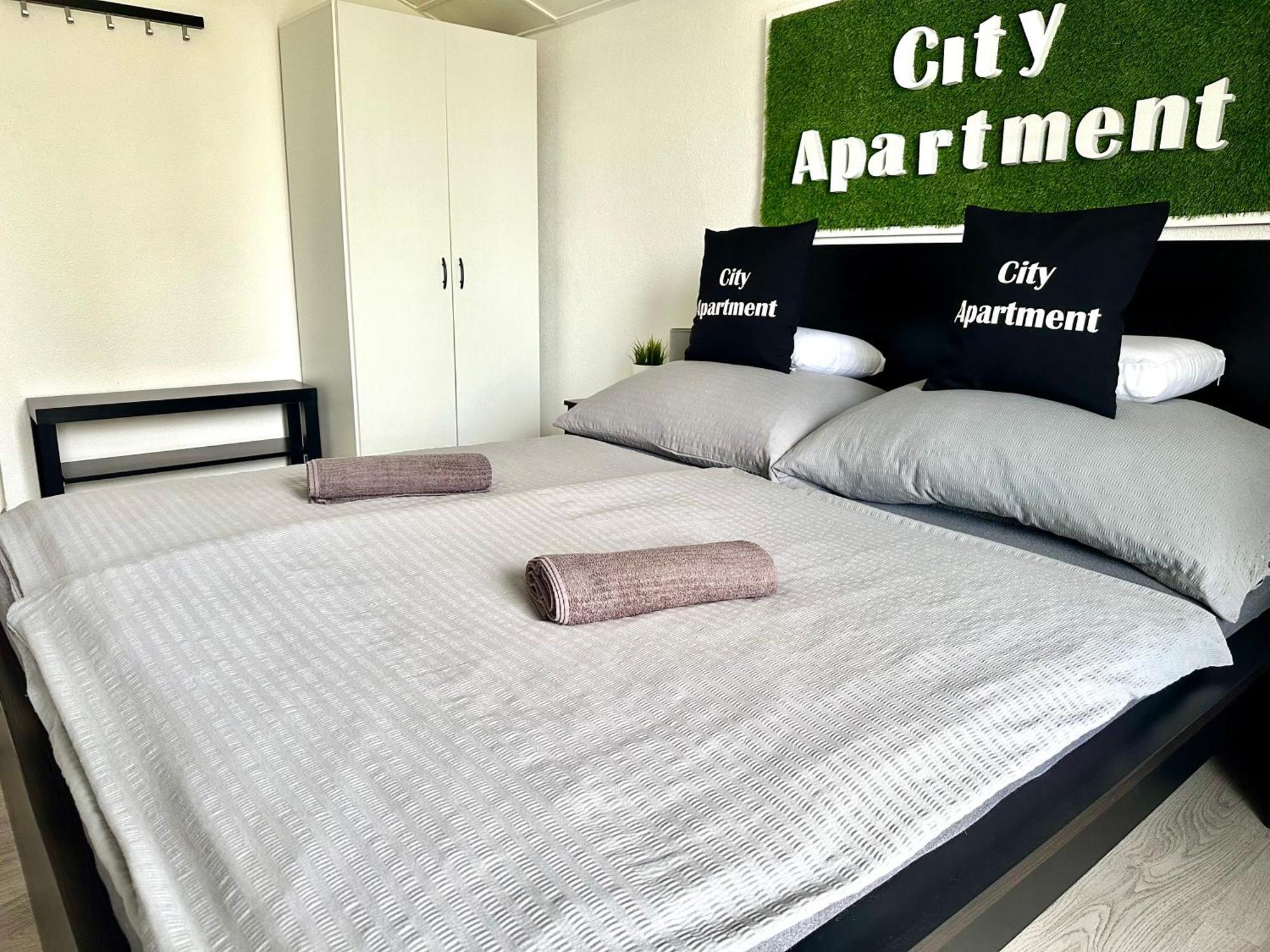 City Apartment Štúrovo Buitenkant foto
