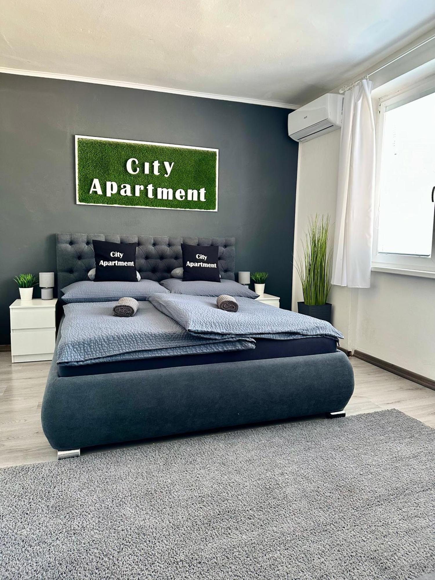 City Apartment Štúrovo Buitenkant foto